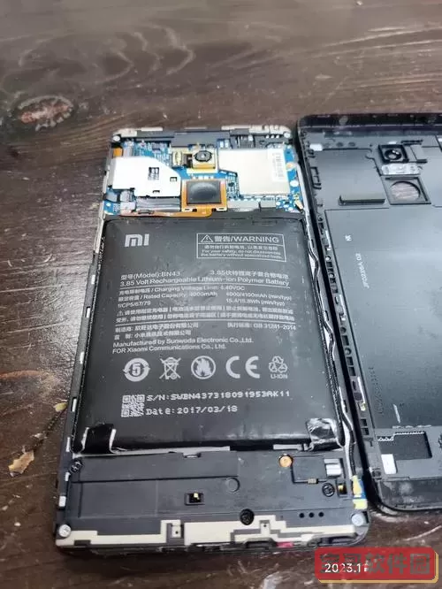 红米手机电池鼓包后还能继续使用吗？费用多少？图1